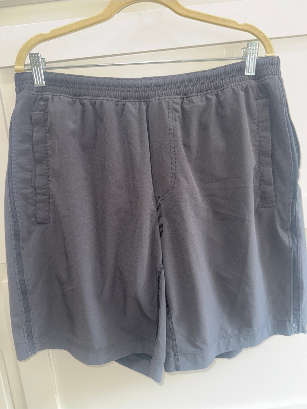 Men’s Lululemon black athletic lined shorts
XXL
Good used condition